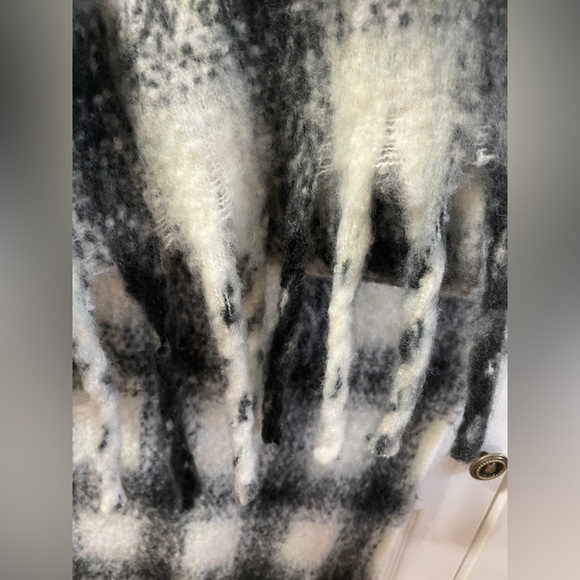 NWT/ Free with min purchase $40 Aeropostal Super Soft winter Scarf - Picture 5 of 5